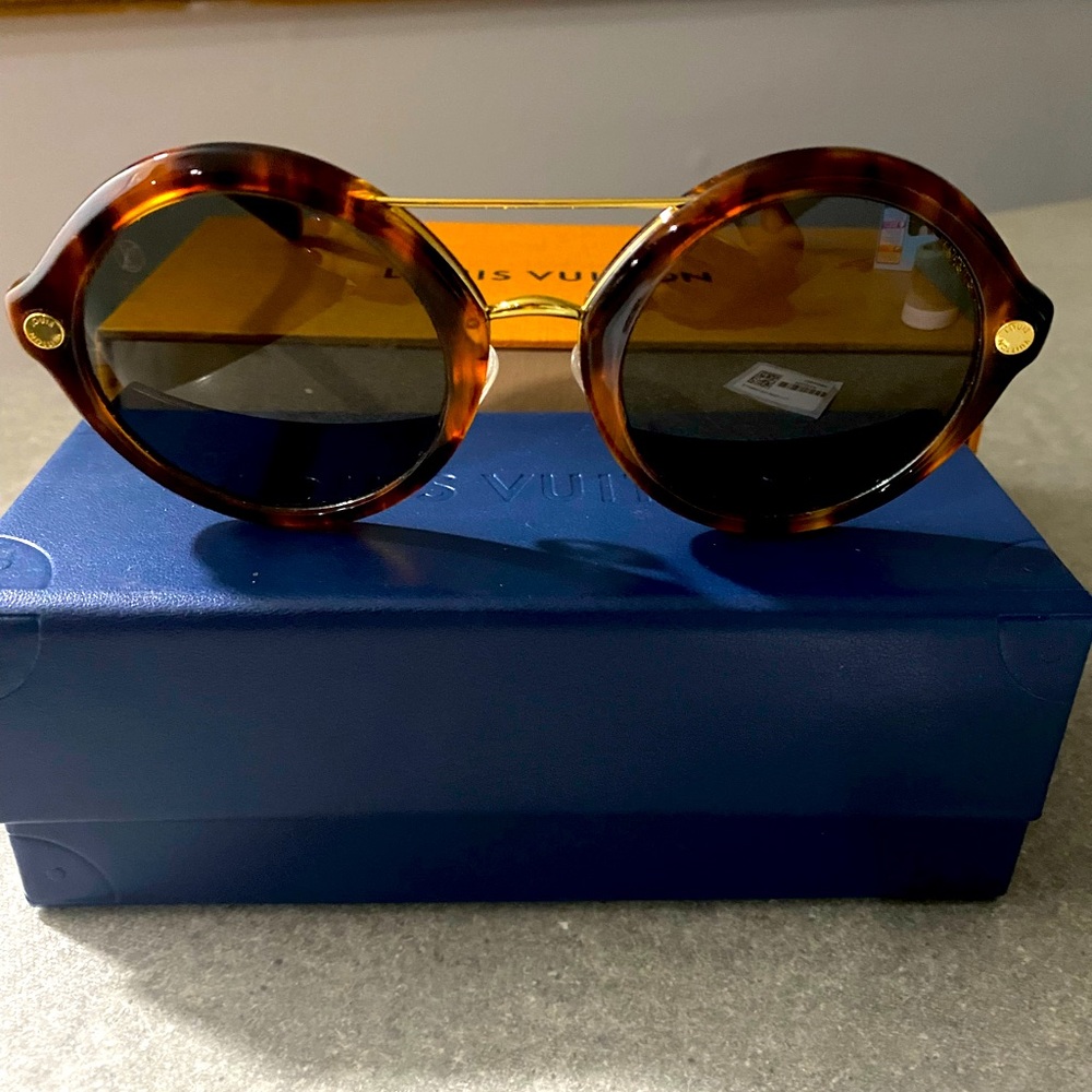 Louis Vuttion sunnies